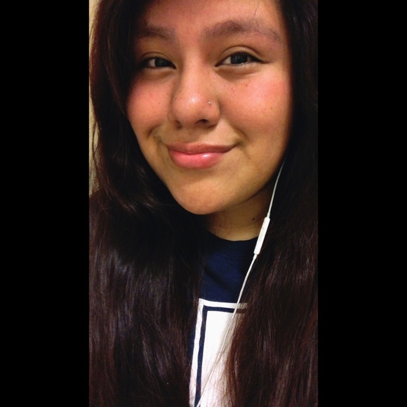 Meet your Posher, Ines - Picture 1 of 1